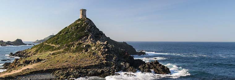 Baladez-vous à la pointe de la Parata en voiture 