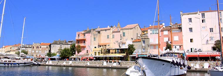 Découvrez le port de St-Florent en voiture 